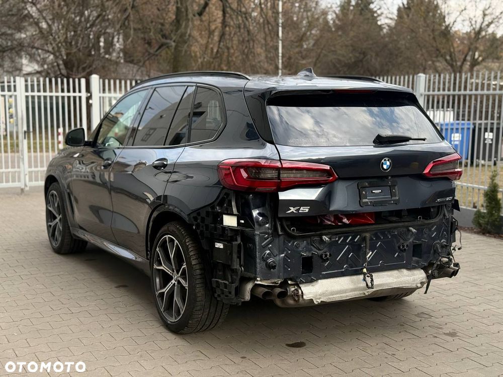 BMW X5 xDrive50i Sport-Aut - 4