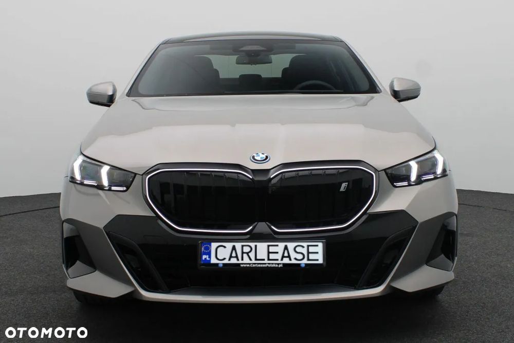 BMW i5 83.9kWh xDrive40 M Sport - 8