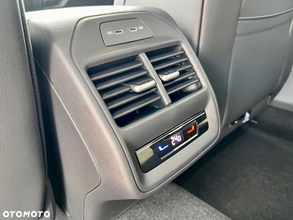Volkswagen Passat Variant 2.0 TDI SCR Business Plus DSG - 15