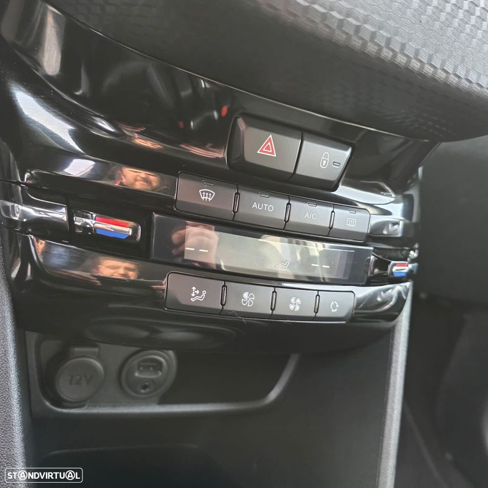 Peugeot 2008 1.2 PureTech Allure - 27