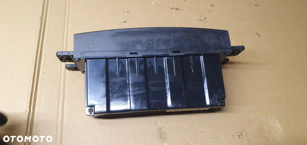 Panel nawiewu klimatyzacji klimatronic KIA Sorento 97250-3E110 - 3