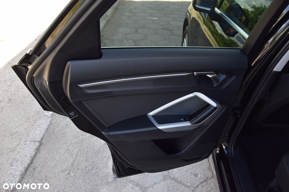 Audi Q3 Sportback - 27
