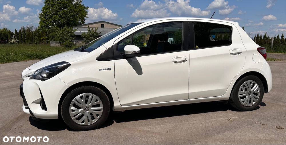 Toyota Yaris Hybrid 100 Premium - 14