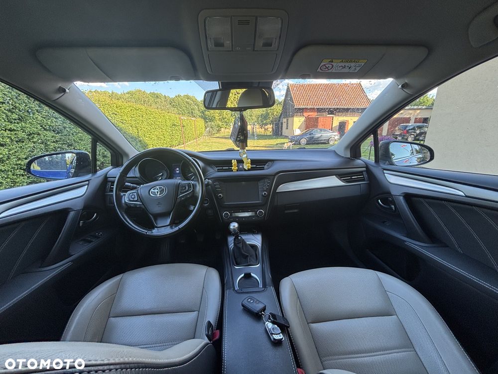 Toyota Avensis - 16