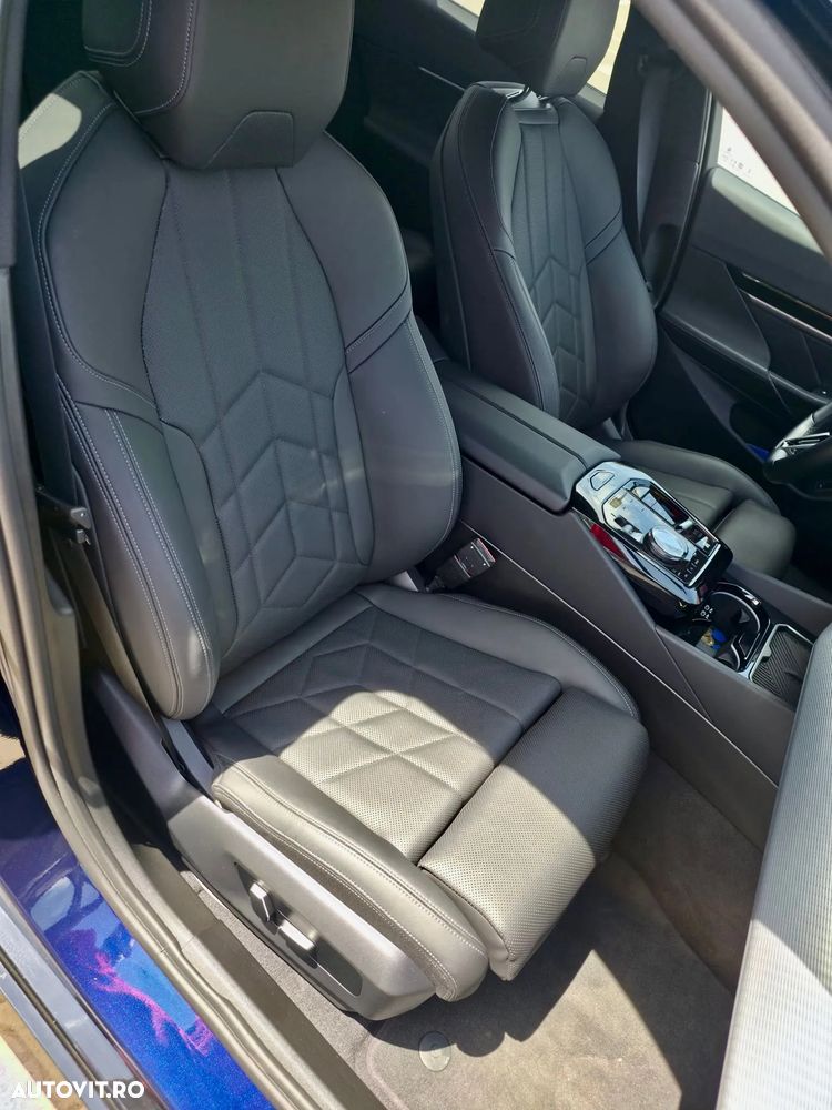 BMW Seria 5 520i AT MHEV - 22