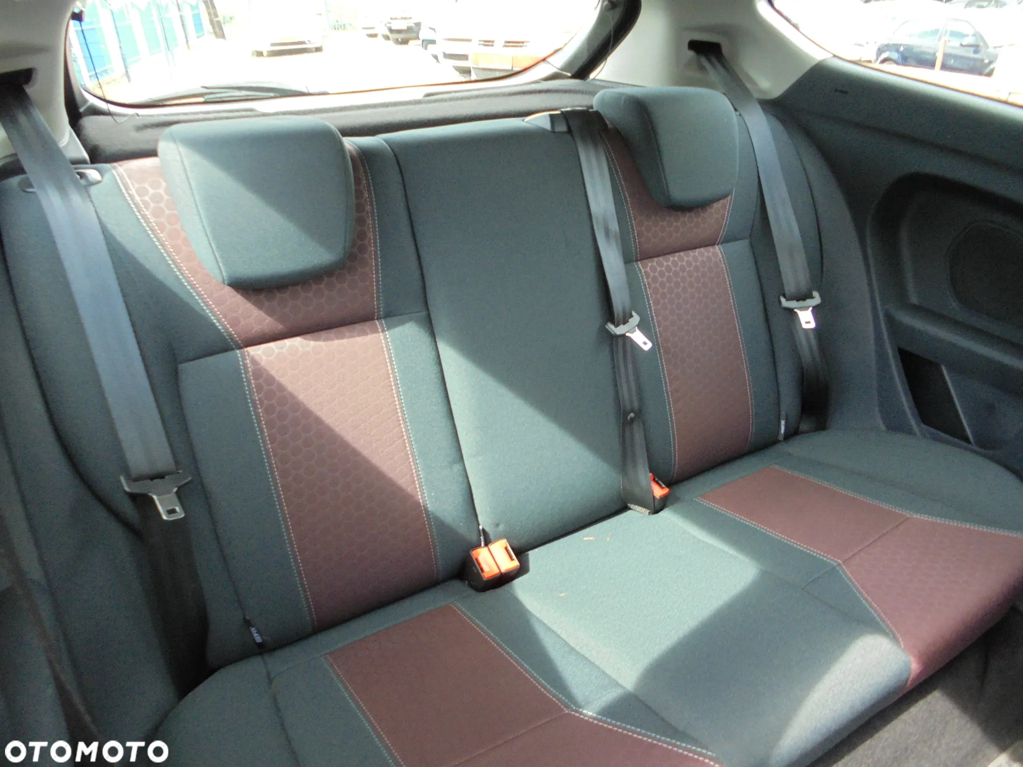 Ford Fiesta 1.25 Ghia - 12
