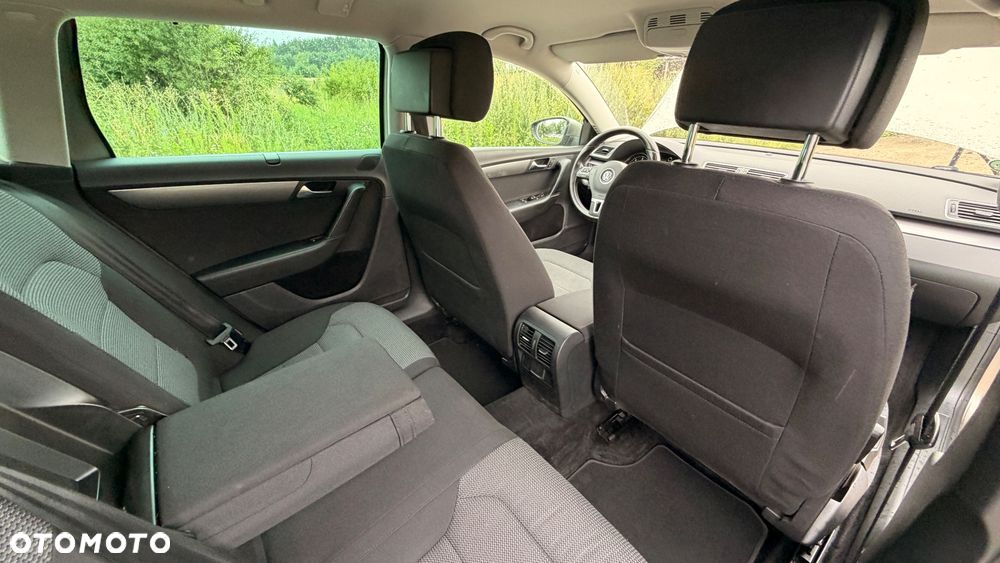 Volkswagen Passat 2.0 TDI BlueMotion Technology Highline - 16