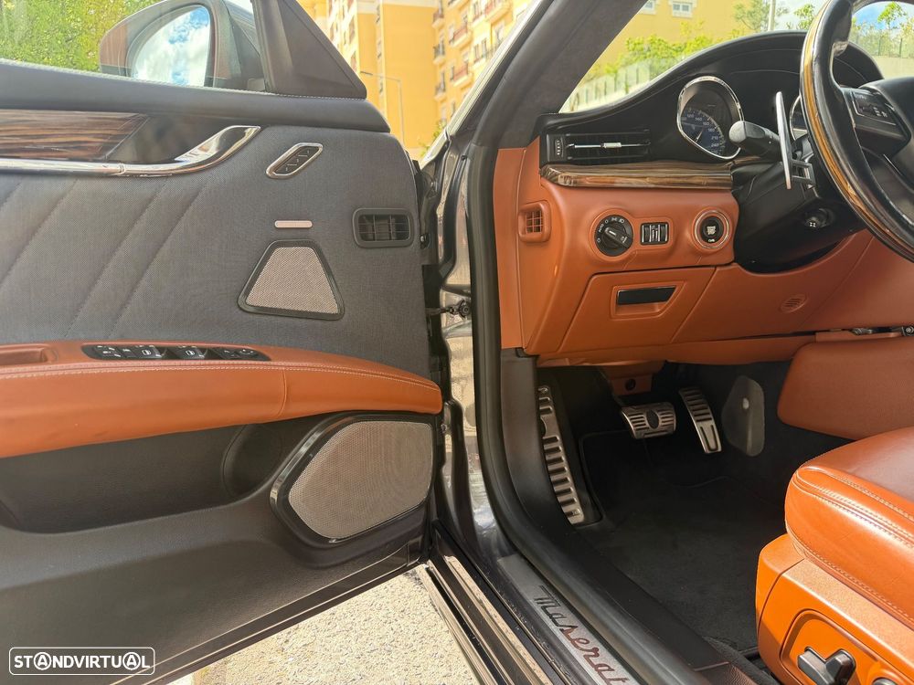 Maserati Quattroporte 3.0 V6 D GranLusso - 35