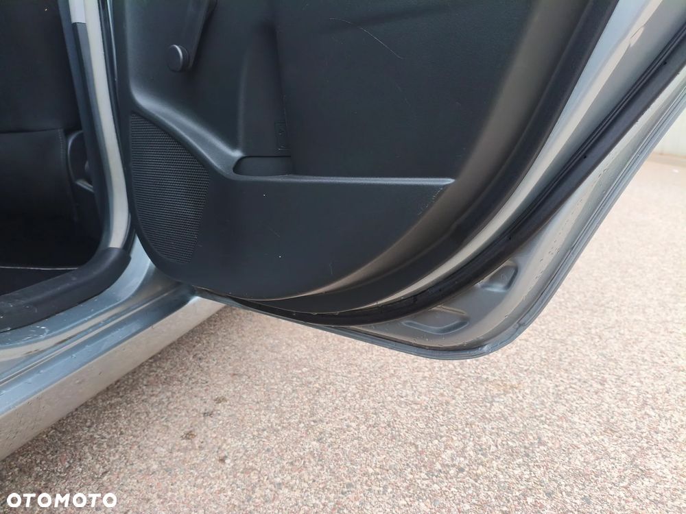 Toyota Yaris 1.3 VVT-i Team - 17