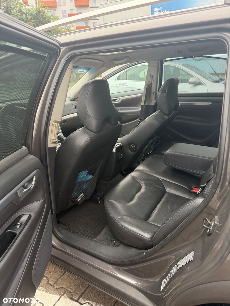 Volvo XC 70 - 23