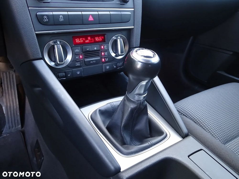 Audi A3 Sportback 1.2 TFSI S line Sportpaket - 29
