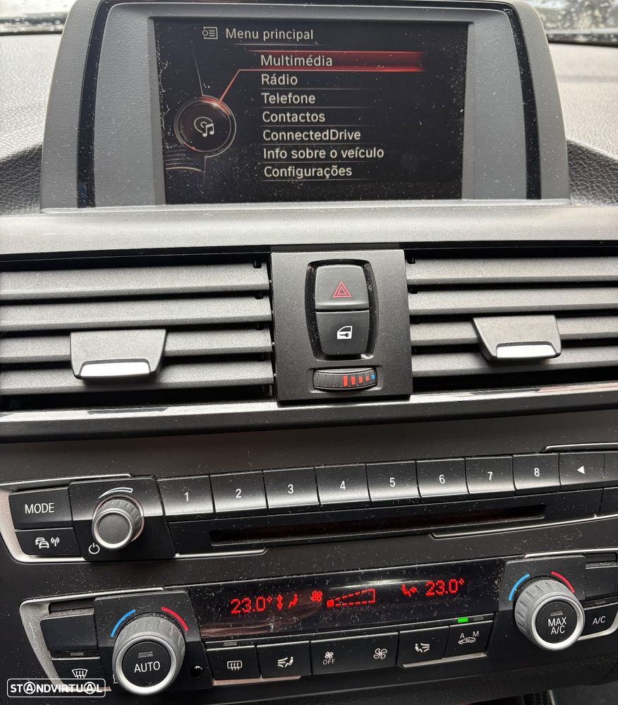 BMW 118 dA Line Urban - 21