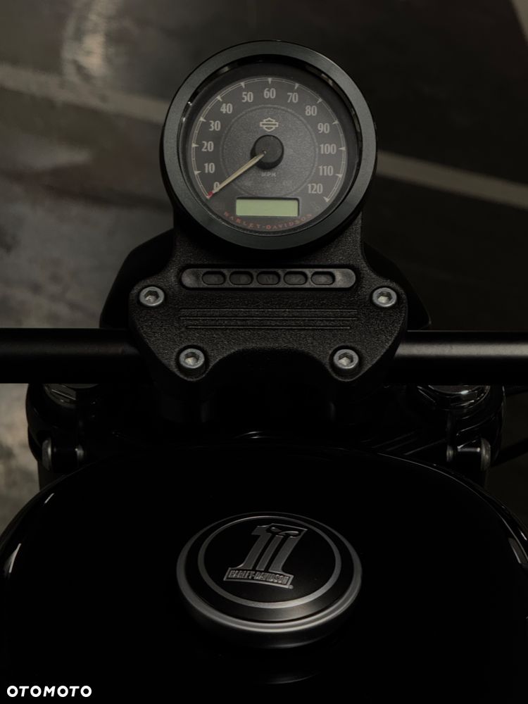 Harley-Davidson Sportster Iron 1200 - 15