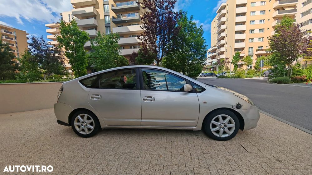 Toyota Prius (Hybrid) Executive - 23