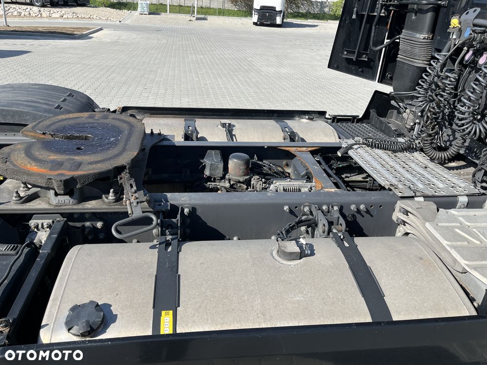 Renault T480 - 12