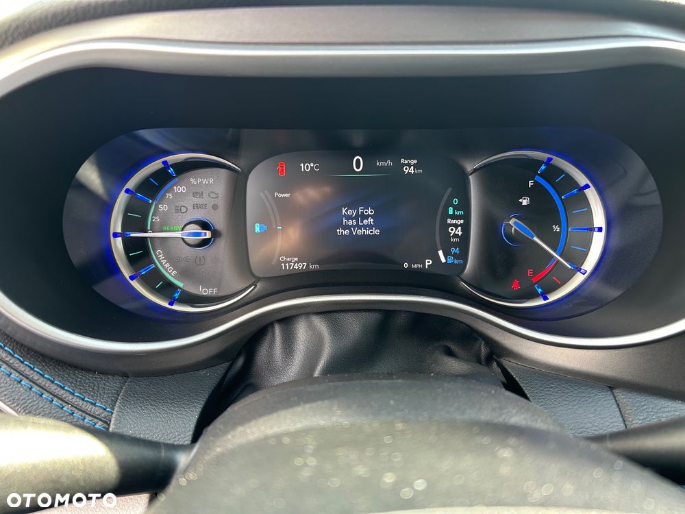 Chrysler Pacifica - 12