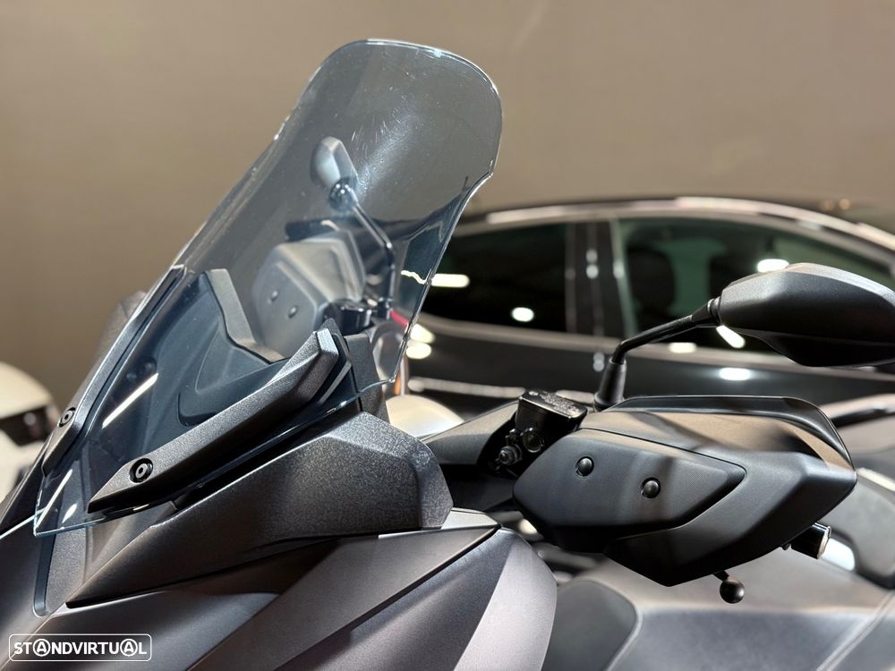 Yamaha X-Max - 11