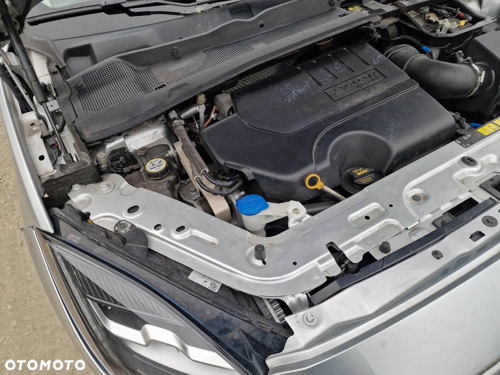 Jaguar E-Pace P200 AWD R-Dynamic S - 29