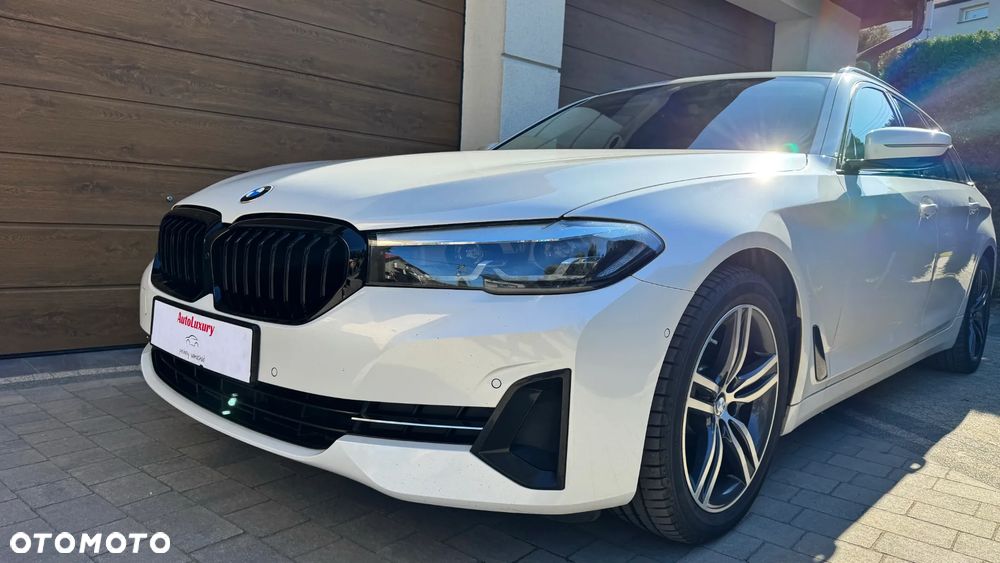 BMW Seria 5 520d Sport Line - 4