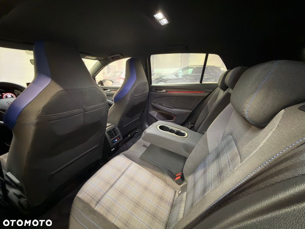 Volkswagen Golf - 27