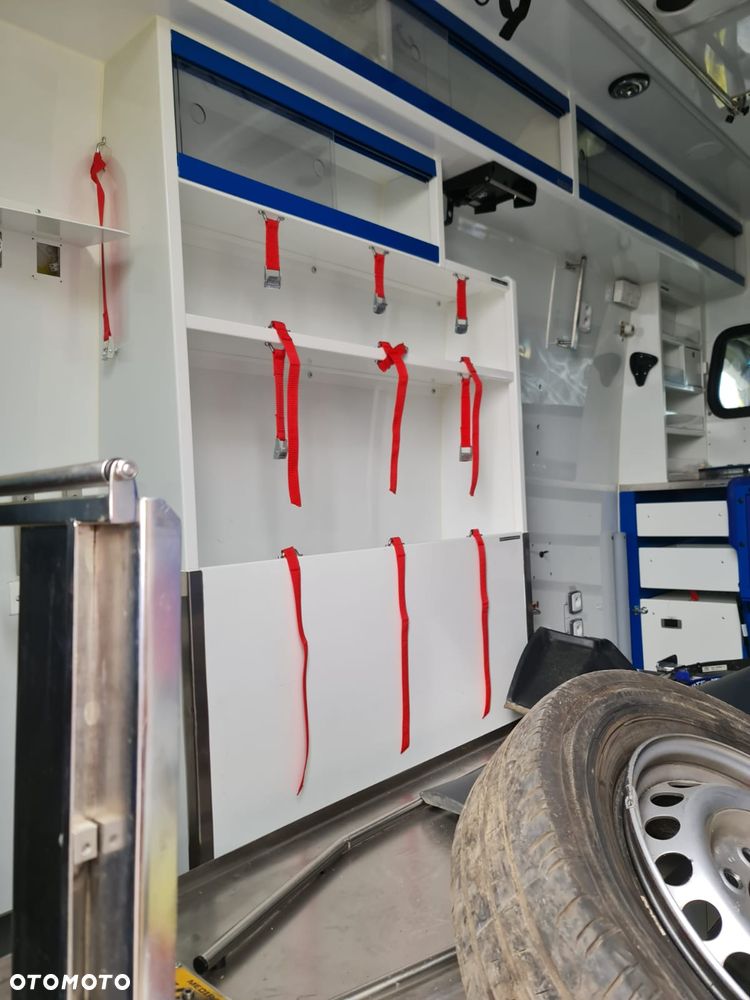 Mercedes-Benz Sprinter Ambulans Kamper Furgon W907 319 CDI 3.0 V6 190 KM - 4