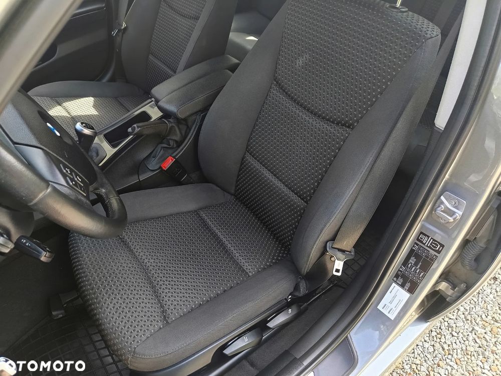 BMW Seria 3 318d DPF Edition Lifestyle - 24