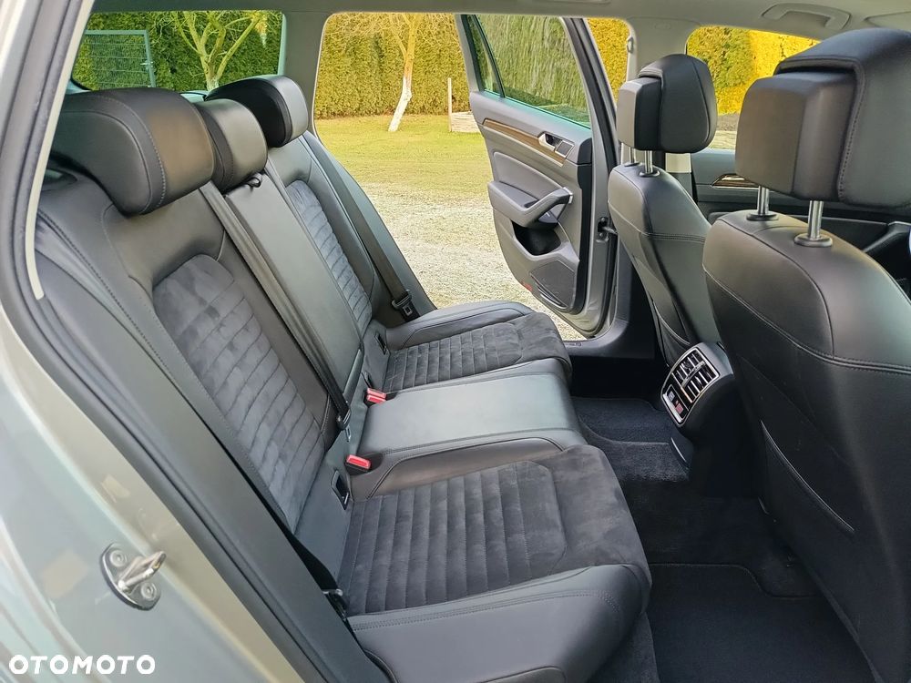 Volkswagen Passat 2.0 TDI SCR (BlueMotion Tech) 4Mot DSG Highline - 31