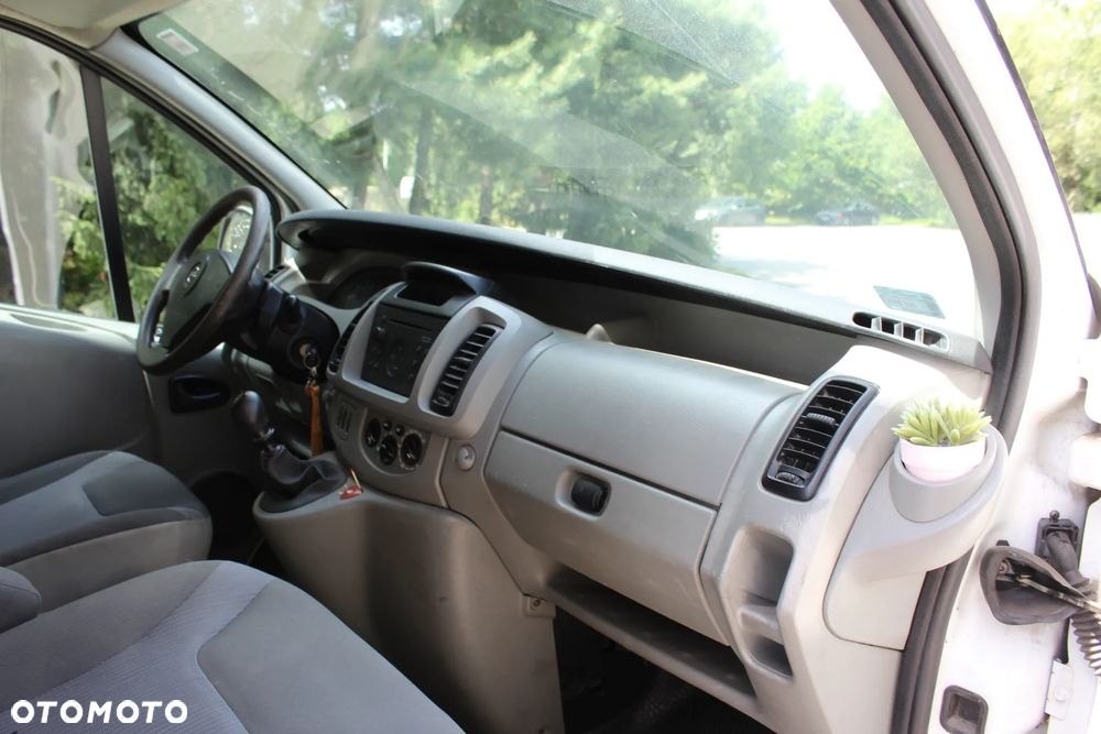 Opel Vivaro - 19