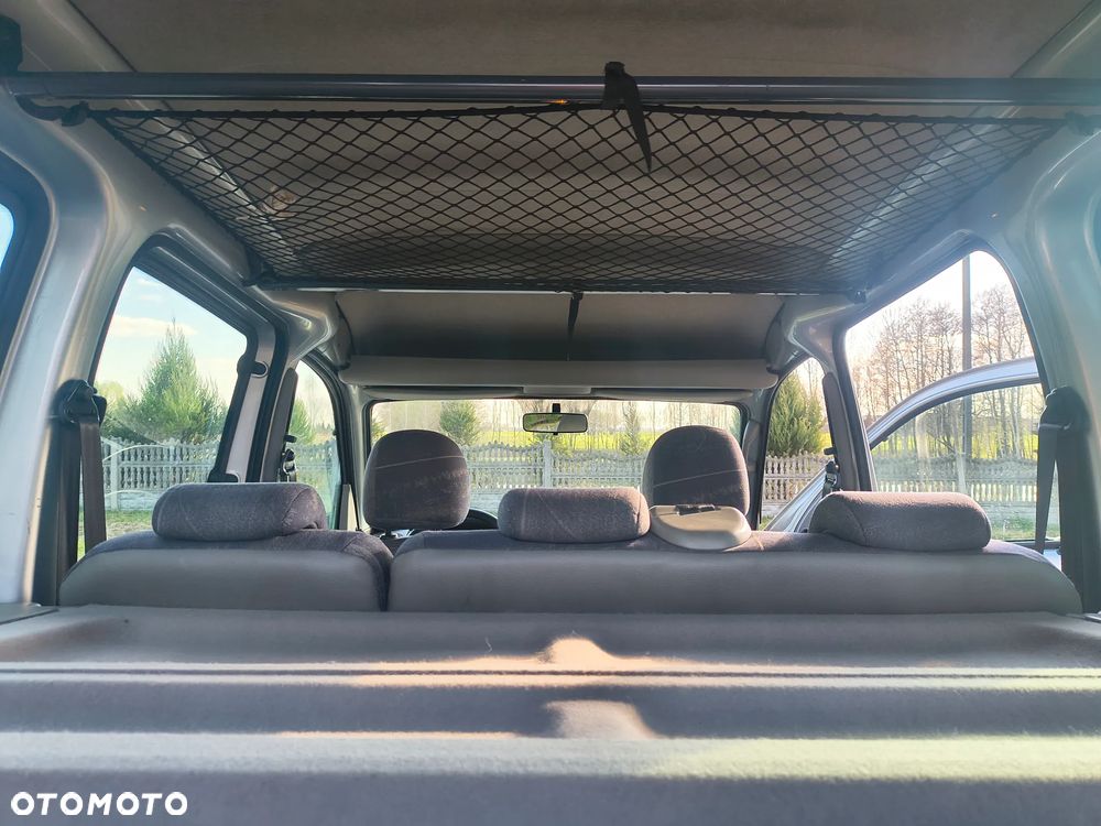 Renault Kangoo 1.6 16V Privilege - 24