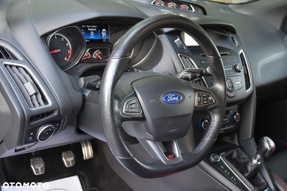 Ford Focus 2.0 EcoBoost ST mit Leder-Sport-Paket - 23