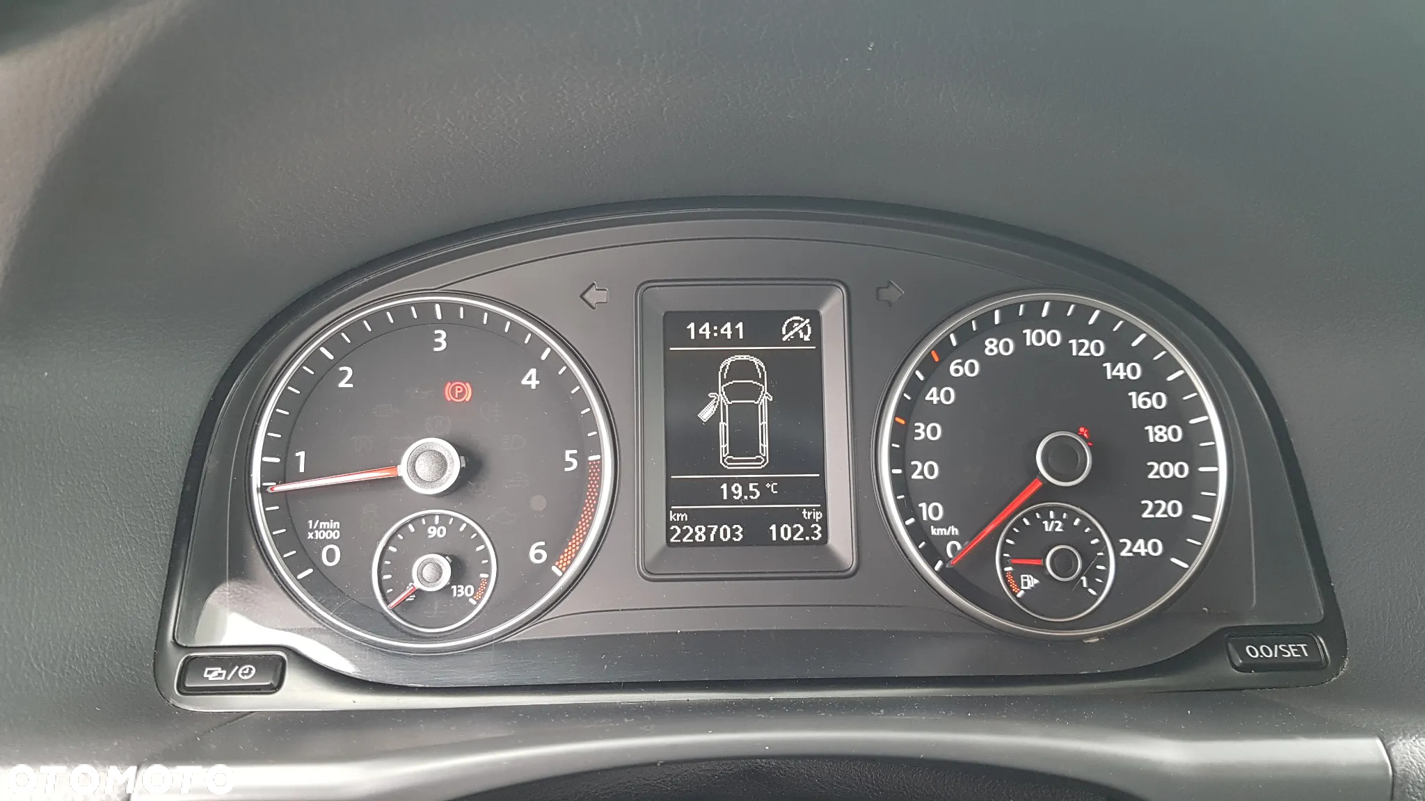 Volkswagen Touran 1.6 TDI DPF Life - 17