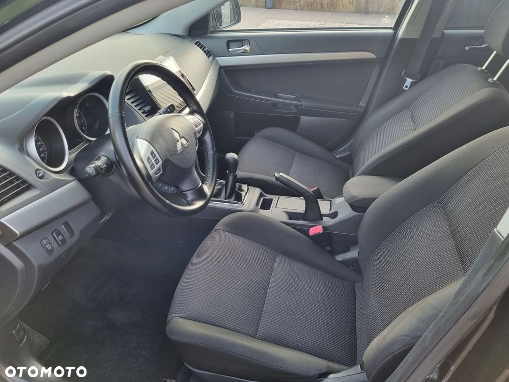 Mitsubishi Lancer - 5