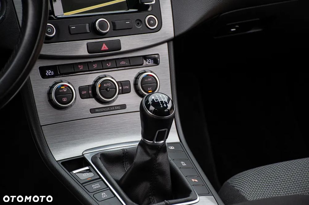 Volkswagen Passat 2.0 Blue TDI SCR Highline - 36