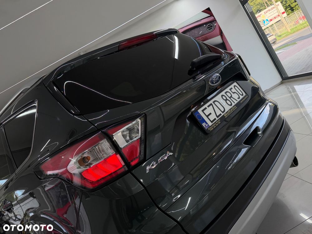 Ford Kuga 1.5 TDCi 2x4 Titanium - 12