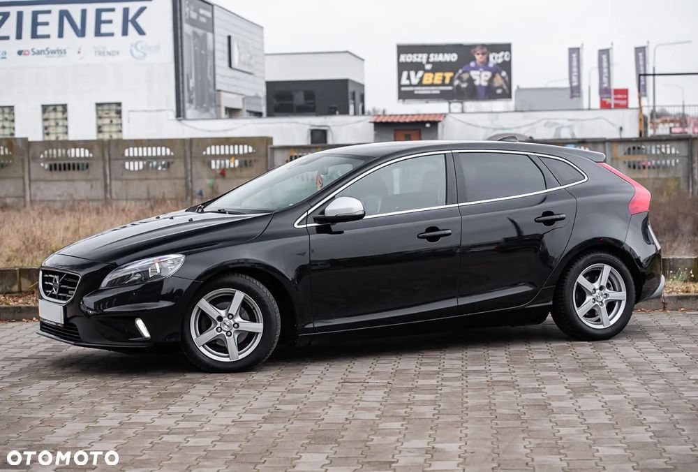 Volvo V40 D2 R Design - 6