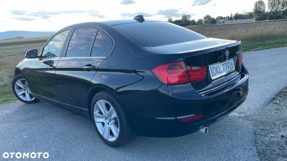 BMW Seria 3 318d Sport Line - 3