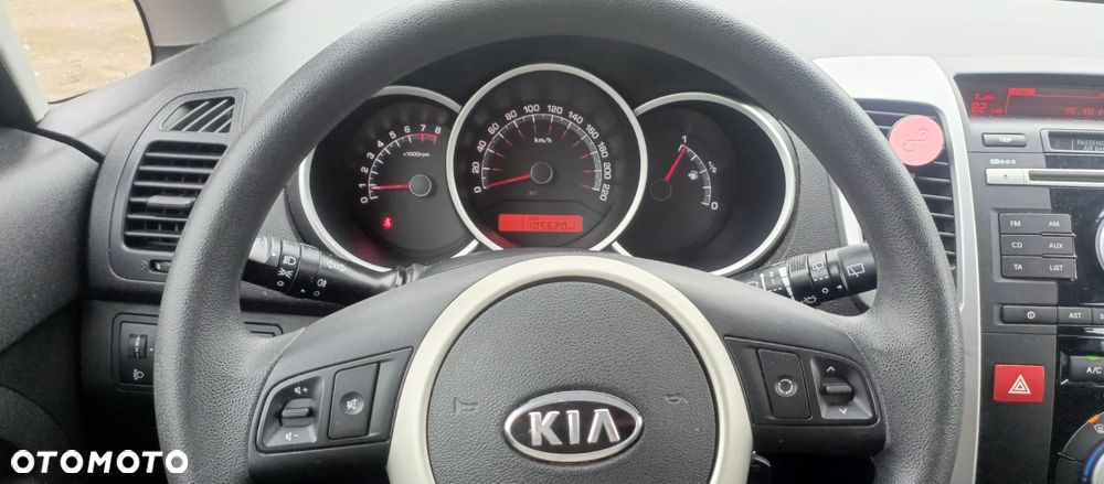 Kia Venga 1.4 L - 10