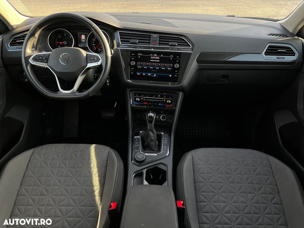 Volkswagen Tiguan - 13