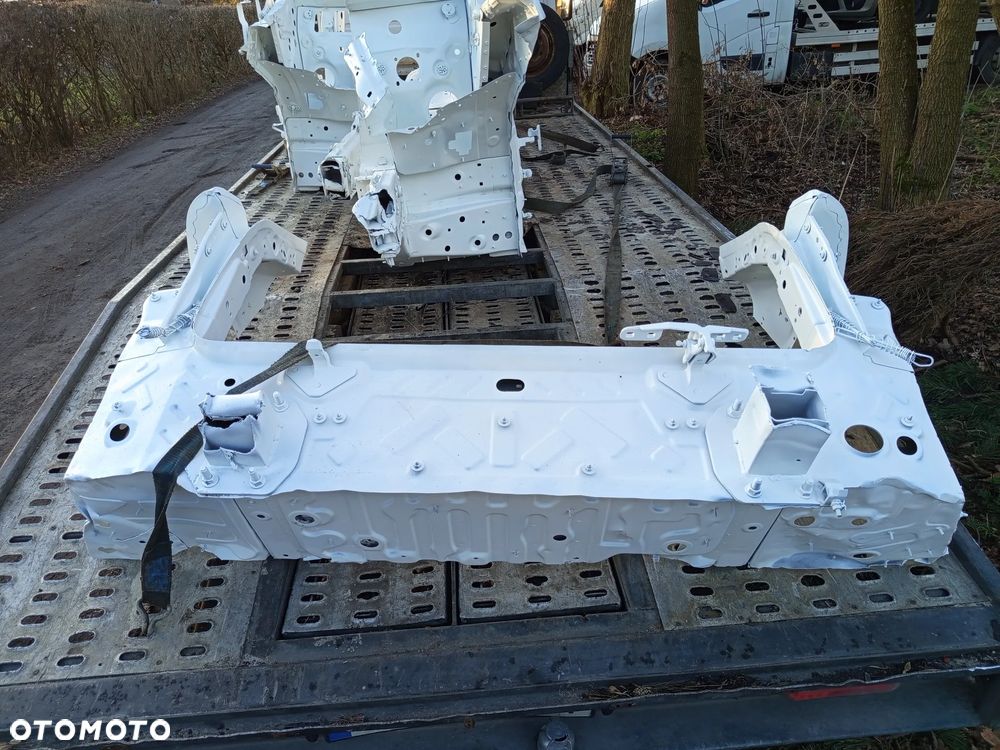 PAS TYLNY BMW X5 G05 F95 18- - 2