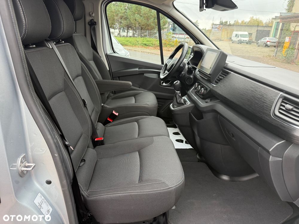 Renault Trafic Grand 2.0 dCi EDC - 12