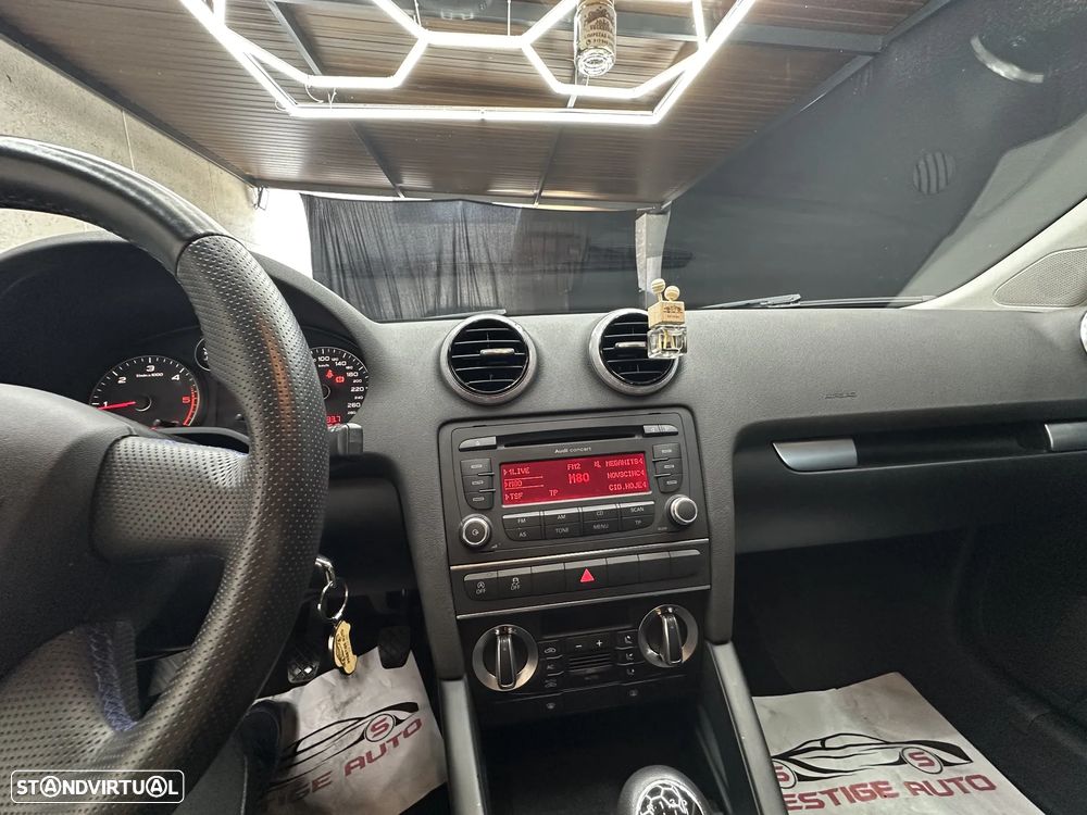 Audi A3 Sportback 1.6 TDI Ambiente - 12