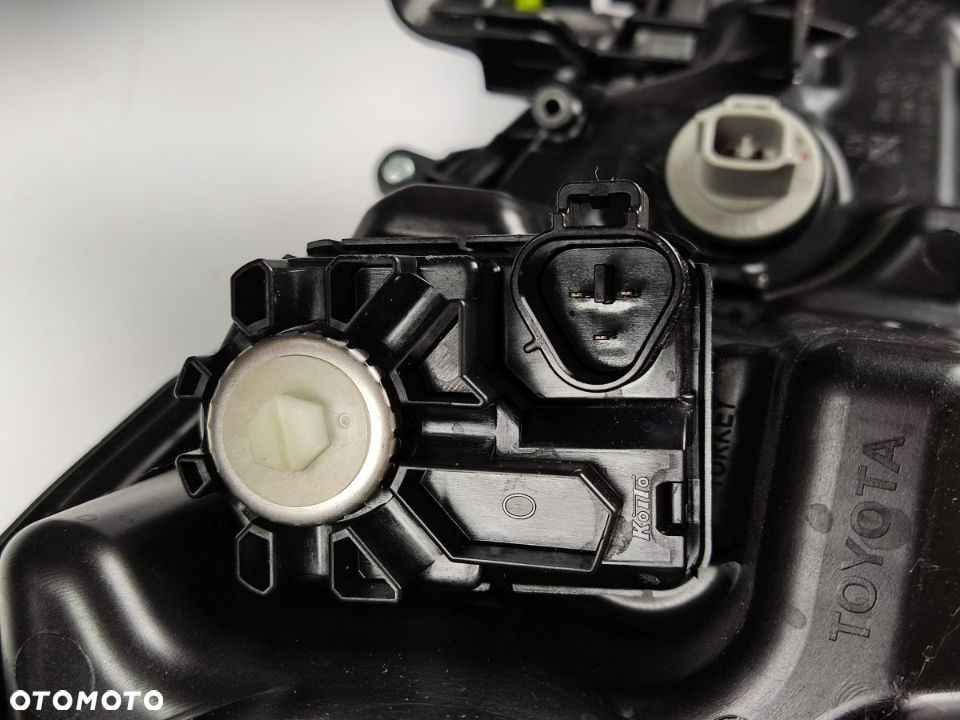 TOYOTA COROLLA E21 SEDAN 19 22r Lampa Przód Prawa i Lewa - 15