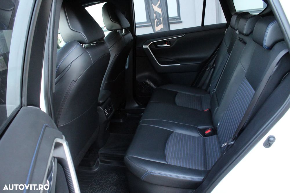 Toyota RAV4 - 9