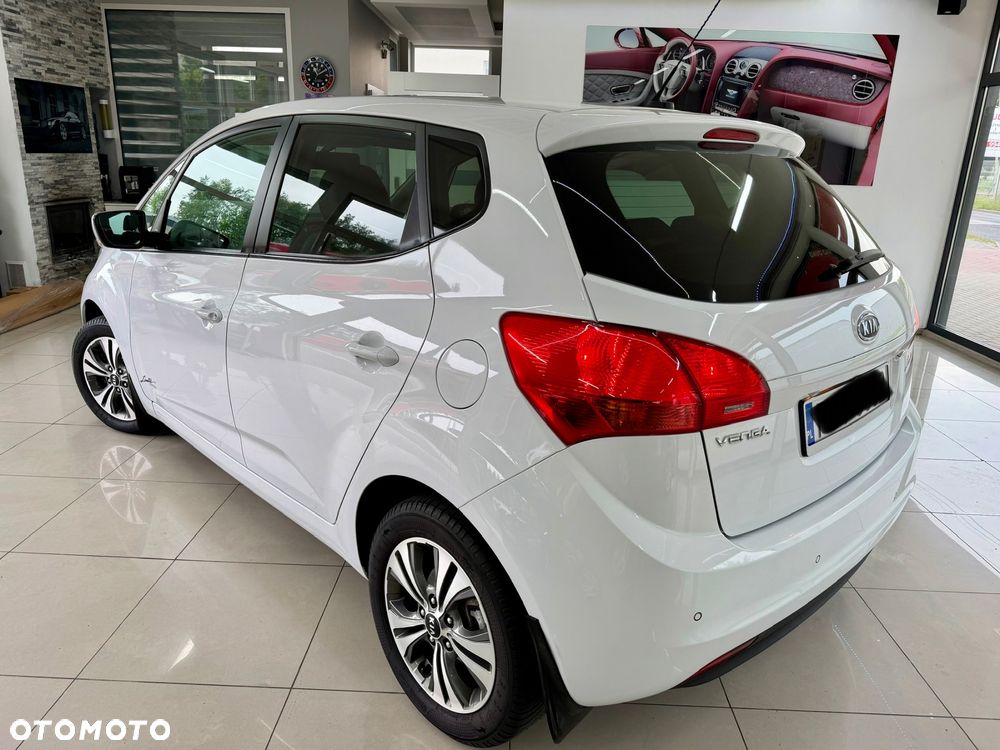 Kia Venga - 31