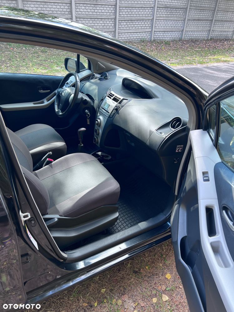 Toyota Yaris - 5