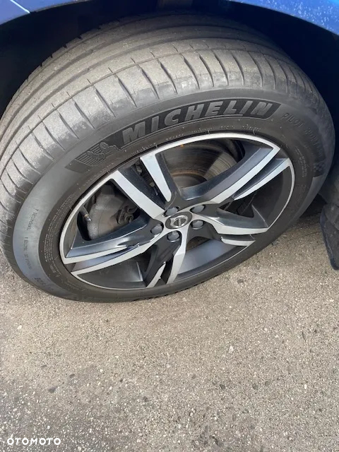 Volvo XC 60 D4 AWD R-Design - 25