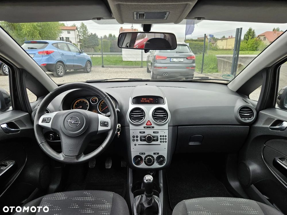 Opel Corsa 1.4 16V Satellite - 19