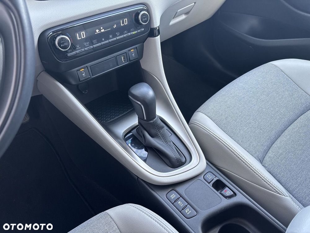 Toyota Yaris Hybrid 1.5 Executive - 18
