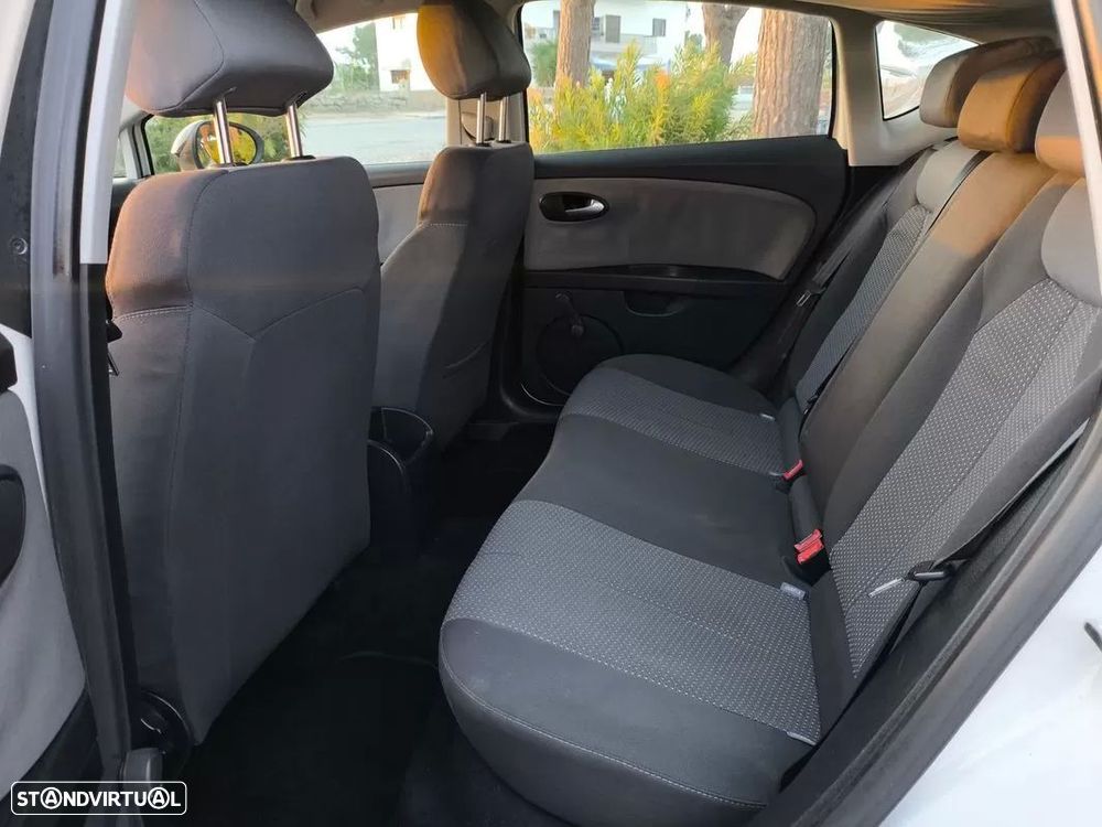 SEAT Leon 1.6 TDI DPF Ecomotive Style - 8