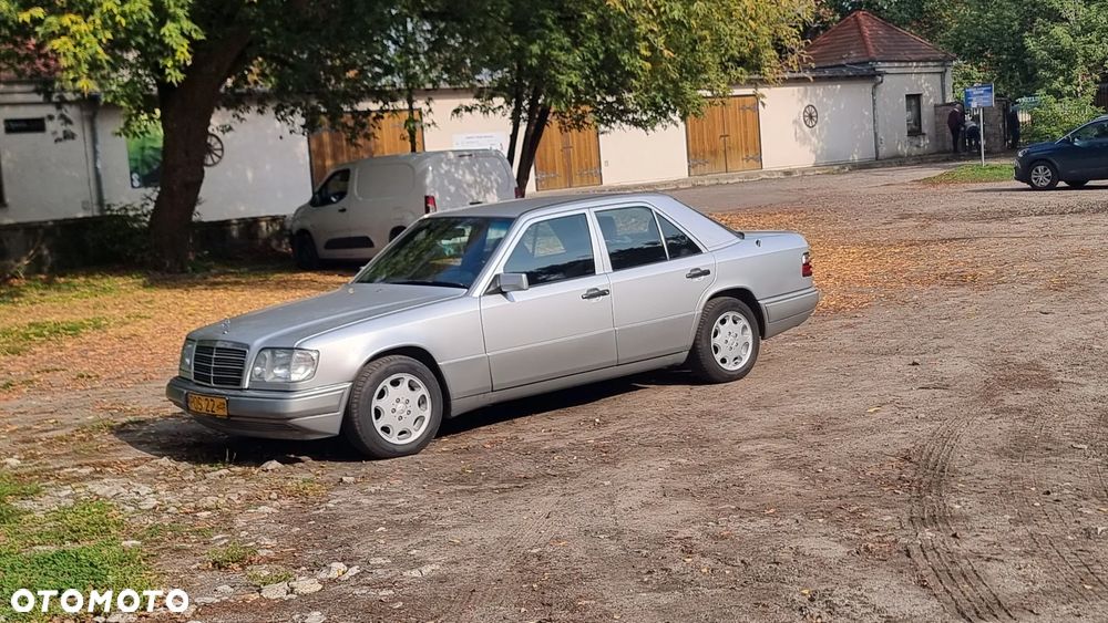 Mercedes-Benz W124 (1984-1993) - 25